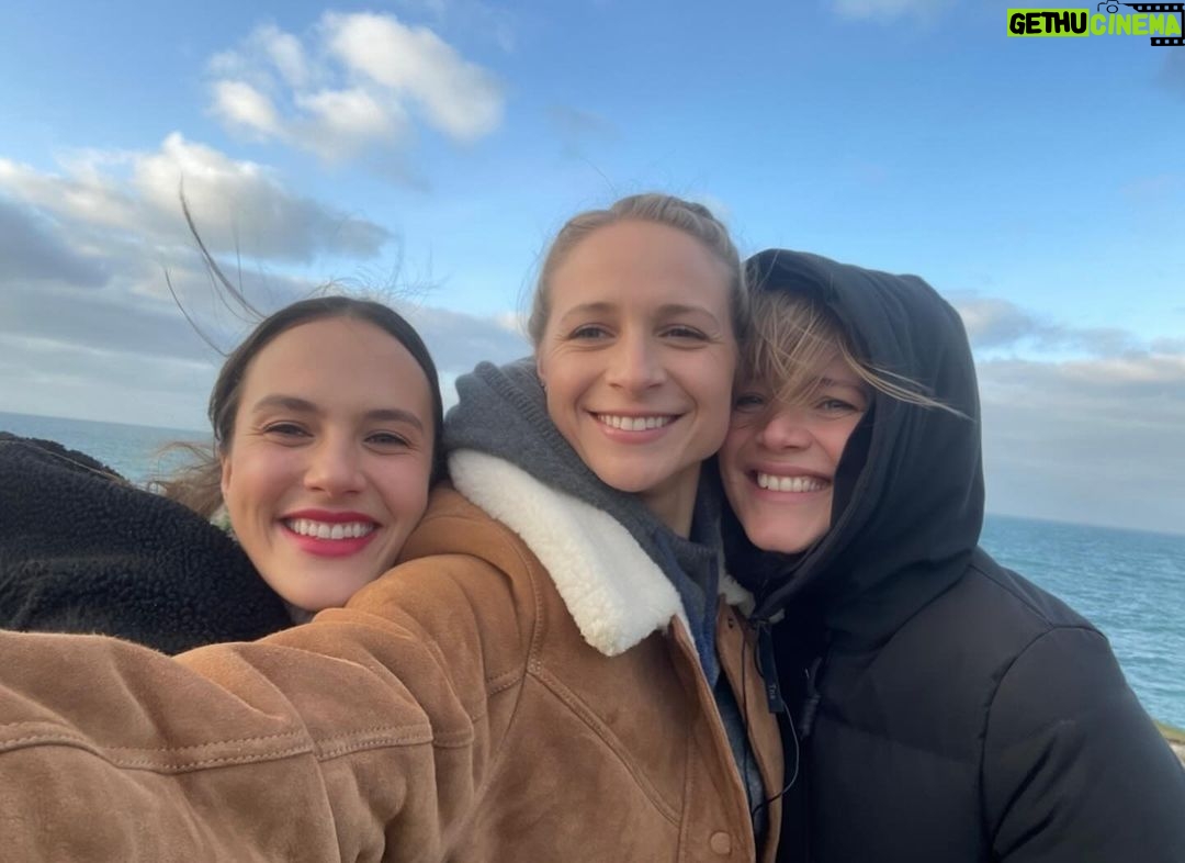 Niamh Algar Instagram - That's a wrap on Playing Nice! Thank you Cornwall for being such stunning hosts over the past 3 months, I've never felt more at home! Thank you to our extraordinary director @katehewittme for being so kind and inspiring. Thank you to @rabbit.track.pictures @studiocanaluk @itv & the incredible crew who made this job so special. And to @jginorton @jessierbrownfindlay & James MacCardle who I miss already! ❤️🎬❤️🎬❤️