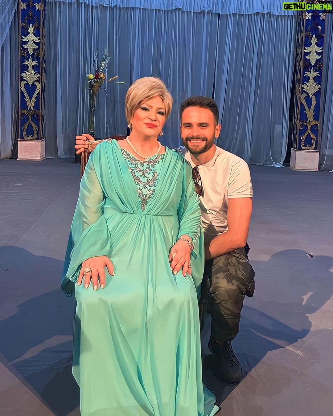 Nicat Əli Instagram - Bu günkü tamaşaya görə çox sağ olun Afaq xanım. Səhnəmizə qayıtmağınız münasibəti ilə sizi təbrik edirəm. Allah sizi səhnəmizdən əksik eləməsin !!! ♥️♥️♥️ @afaqbashirqizi_official @akademik_musiqili_teatr