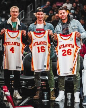Nick Barrotta Instagram - it’s always love atlanta!! shoutout to the @hawks and @sharecareinc for the hospitality last night!! ❤️🙏🏼🏀 @hichasestokes @drewstarkey