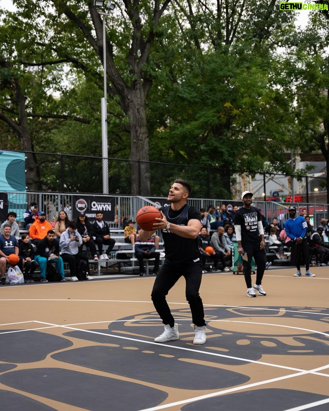 Nick Barrotta Instagram - @liveowyn x @ruckerparkstreetball Rucker Park W. 155th St. Harlem, NYC