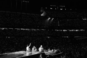 Nick Jonas Instagram - From seeing games with my brothers, to one of my first dates with @priyankachopra and now playing a show at Dodger Stadium… What a full circle moment.