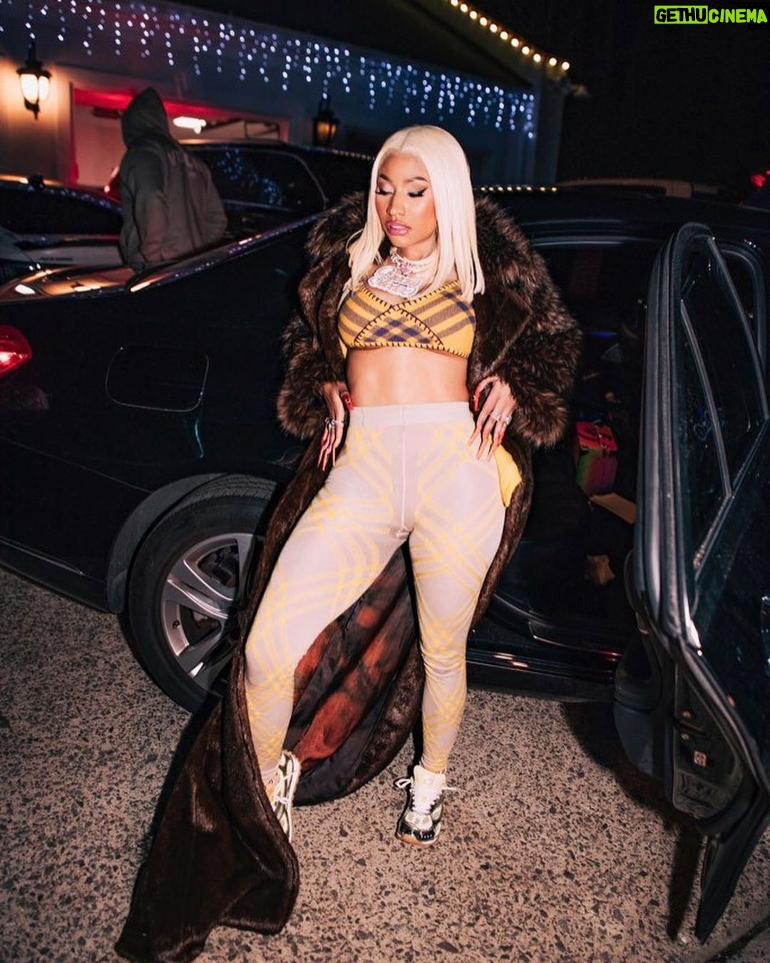 Nicki Minaj - 2.5 Million Likes -