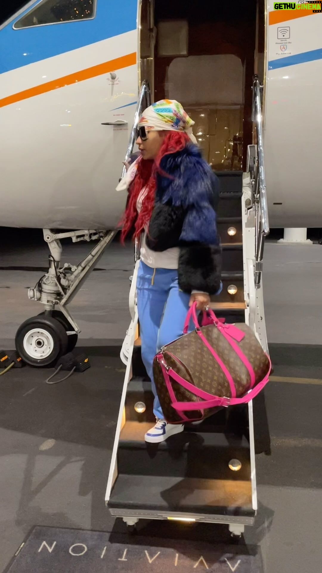 Nicki Minaj Instagram - #MIAMI WTF IS GOOD?!?!!!!!!!!!!! I’ll be @11miami TONIGHT!!!!!!!!!! Can’t wait to see you guys 🍾🥂🎀