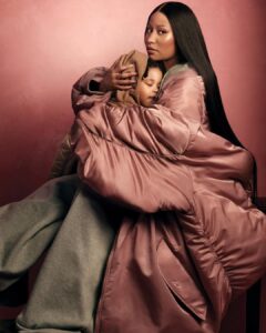 Nicki Minaj Instagram - Mama & #PapaBear for VOGUE 🥹 Vogue // @voguemagazine Photographer: Norman Jean Roy // @normanjeanroy Writer: Rob Haskell // @robertjhaskell Fashion Editor: Max Ortega // @maxortegag Hair: Lacy Redway // @lacyredway & Dionte Gray // @arrogant_tae123 Makeup: Raoúl Alejandre // @raoulalejandre Entertainment Director: Sergio Kletnoy // @sergiokletnoy