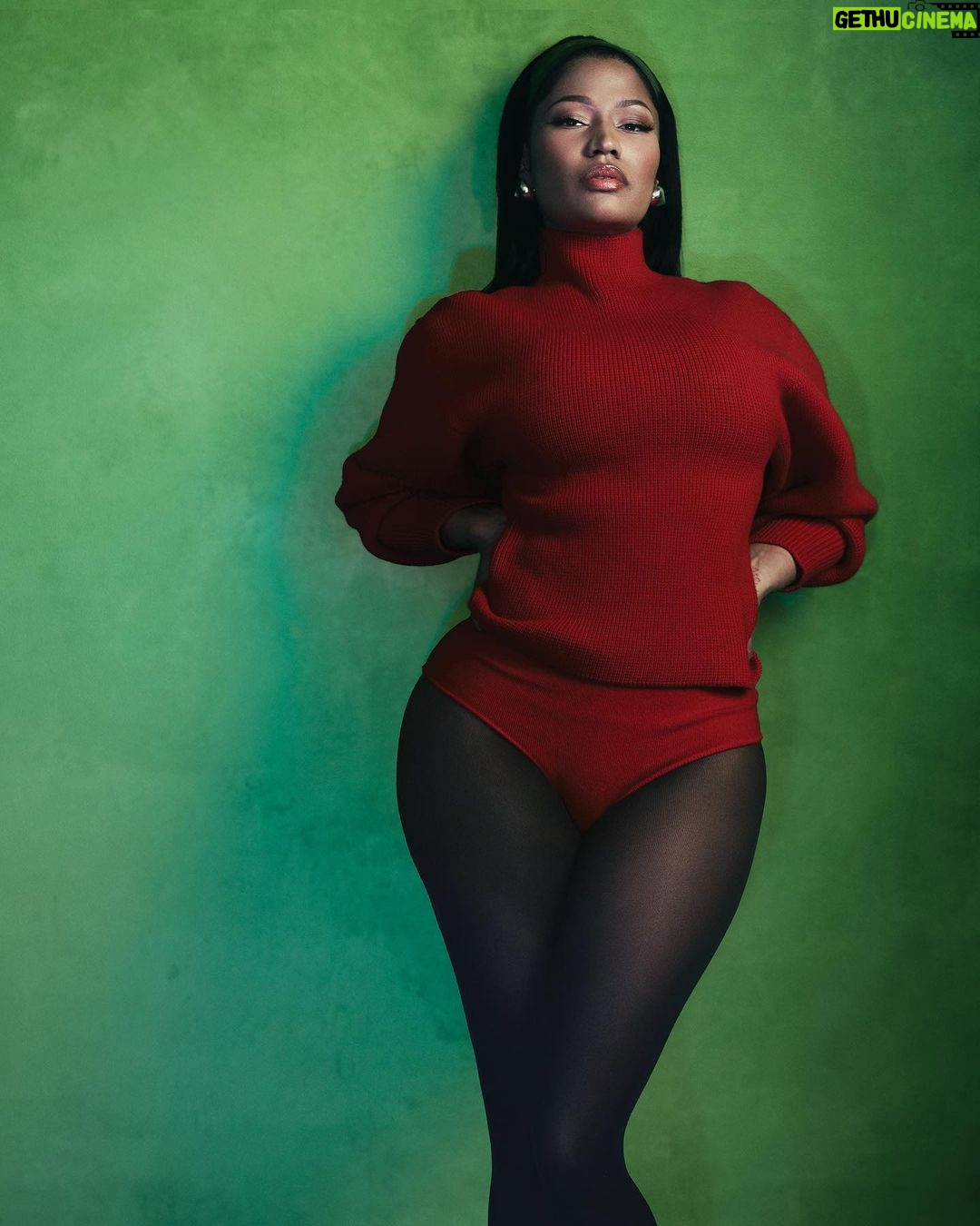 Nicki Minaj Instagram - Anna, thank you. I can’t really find the words to sum up all these emotions right now, but gratitude is number 1 on the list. Thank you for making one of my WILDEST dreams come true. A beautiful & surreal experience from start to finish. Sergio, THANK YOU & the entire team for making this such an enjoyable, iconic, unforgettable experience!!!!! @sergiokletnoy We did it Joe! Thank you Joe!!!! @thecarozza Vogue // @voguemagazine Photographer: Norman Jean Roy // @normanjeanroy Writer: Rob Haskell // @robertjhaskell Fashion Editor: Max Ortega // @maxortegag Hair: Lacy Redway // @lacyredway & Dionte Gray // @arrogant_tae123 Makeup: Raoúl Alejandre // @raoulalejandre Entertainment Director: Sergio Kletnoy // @sergiokletnoy