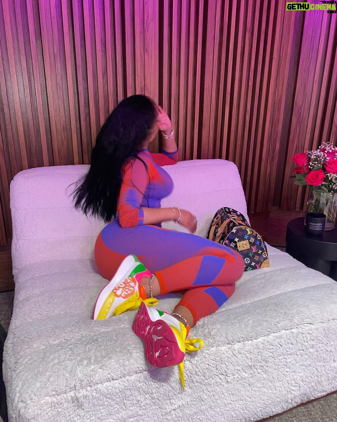Nicki Minaj Instagram - ππ»π½π«Άπ½