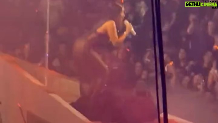 Nicki Minaj Instagram - Swipe for my faves of the night & watch my full performance on YouTube. ☁️ 🖤 That iconic voice in 1st clip is @keisharenee ♥️ Musical director 👏🏽👏🏽👏🏽 @adamblackstone Drums 🥁 @boot_greene My fave human & plays keys really REALLY well OMAR @babebrice 🎹 Keep me rolling Juice 🥤 @bigjuice205 Trini massive 🇹🇹 @mjxtatik01 Creative director @beaucaspersmart 🩰 Lights ⚡️ @tsuth88 #LastTimeISawYou #BigDifference #PinkFriday2 #MTVVMAS