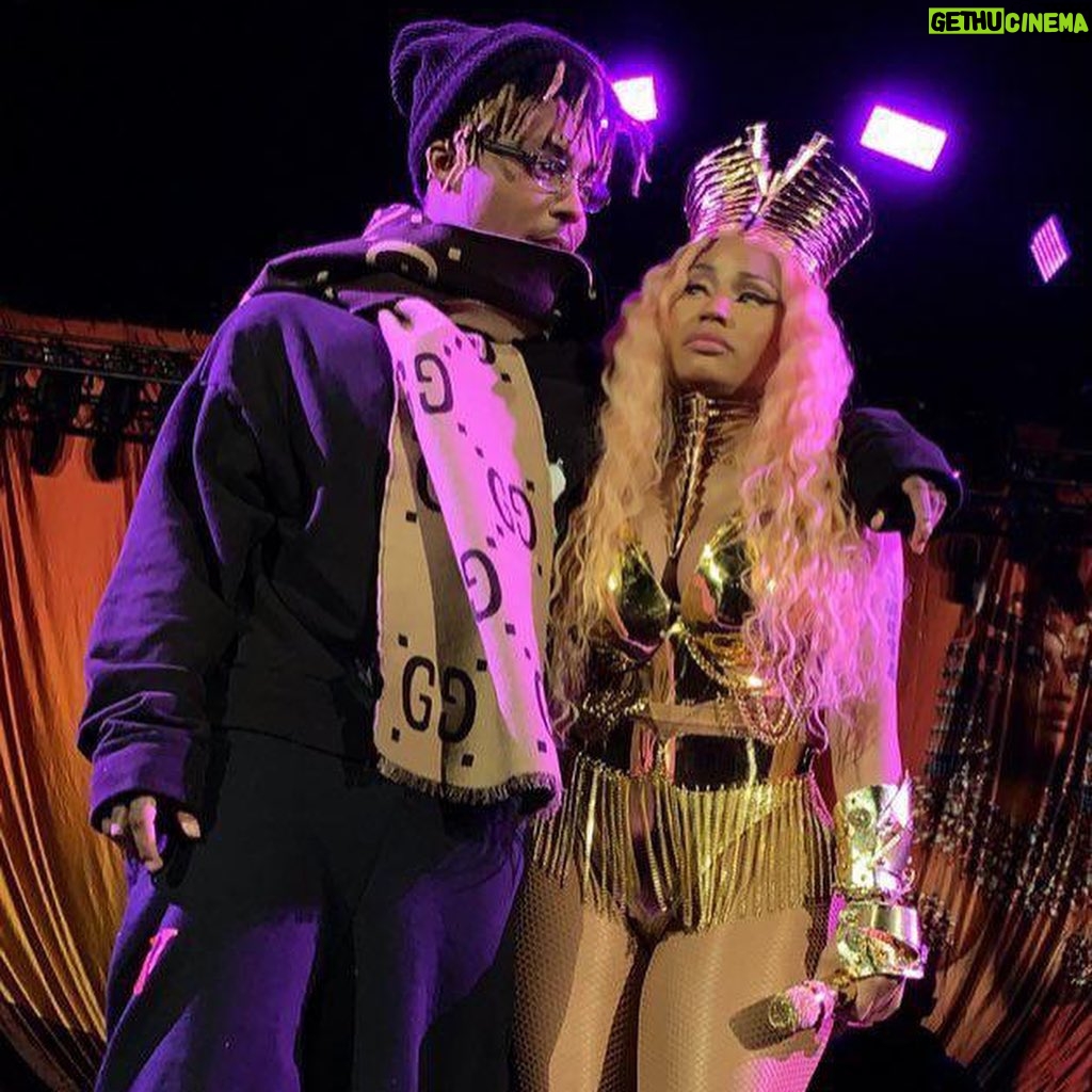 Nicki Minaj Instagram - 2 HOURS AWAY ⏰ 9pm PST Midnight Est @thuggerthugger1 #BusinessIsBusiness #Money NEW METRO VERSION OF THE ALBUM LOADING!!!!!!! ♥️♥️♥️♥️♥️♥️♥️♥️♥️♥️♥️♥️♥️♥️♥️♥️♥️♥️♥️♥️♥️♥️♥️♥️