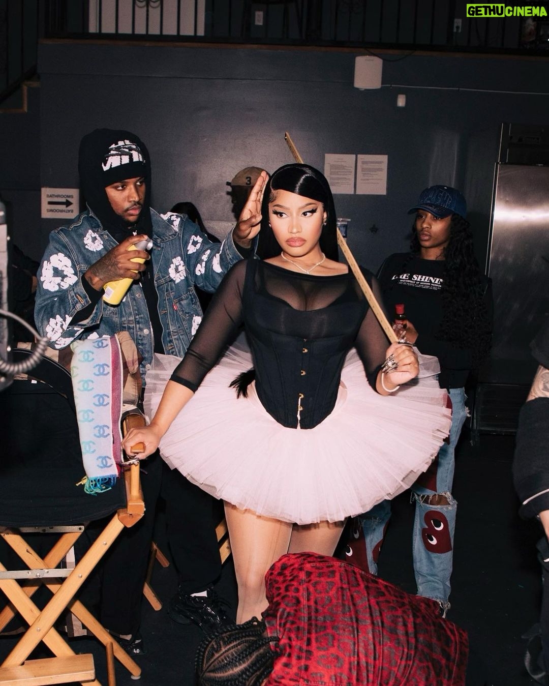 Nicki Minaj Instagram - I don’t fukk w|them, I’m too real. Wanna be me, but just keep wishin. 💫 @neverbrokeagainllc 💚♥️ NBA X NICKI WTF Link in bio 🩰