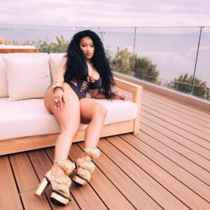 Nicki Minaj Instagram - Crouching 🐅 
Hidden 🐉 
👘🥢💮🈲