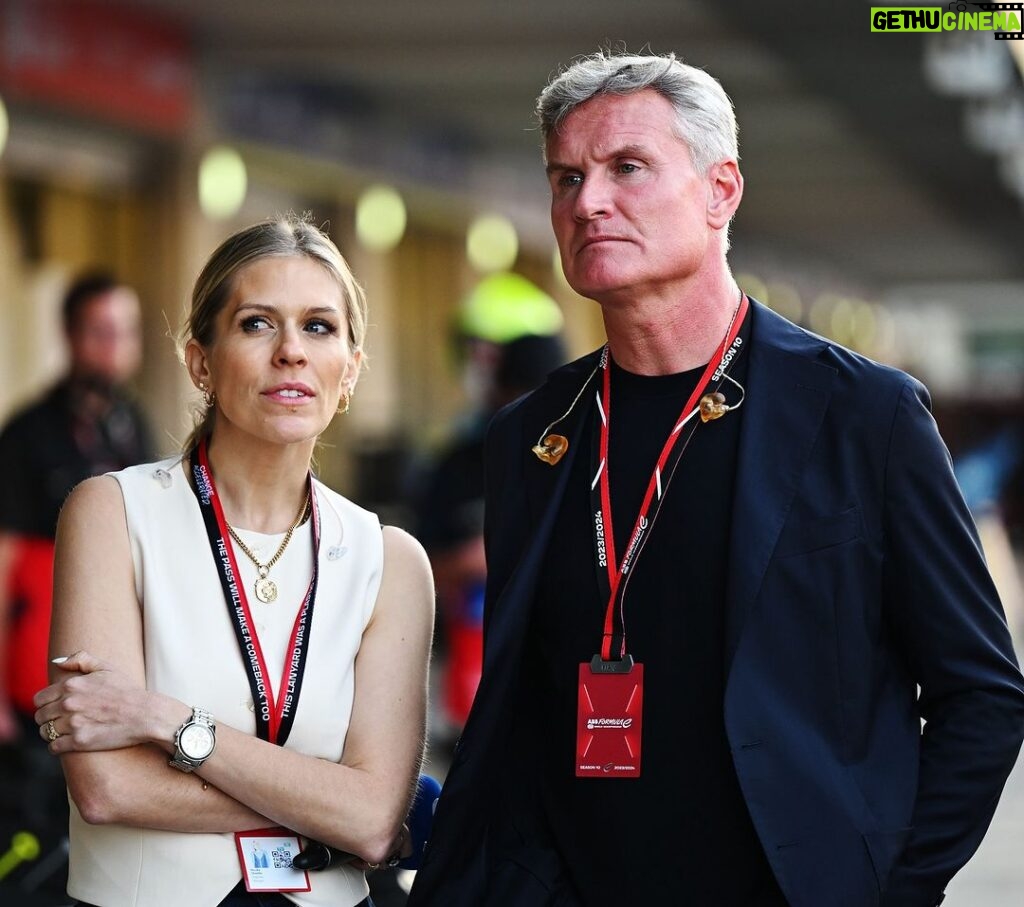 Nicki Shields Instagram - What’s going on here then?! 👀 Caption suggestions? I think we were discussing the complexities of the post race beer run strategy… @davidcoulthardf1 #formulae #tntsport #mexicocityeprix #motorsport #tv 📸 @sambagnallphoto Wearing sustainable clothing brand 💛💚 @aligne #aligne #sustainablefashion