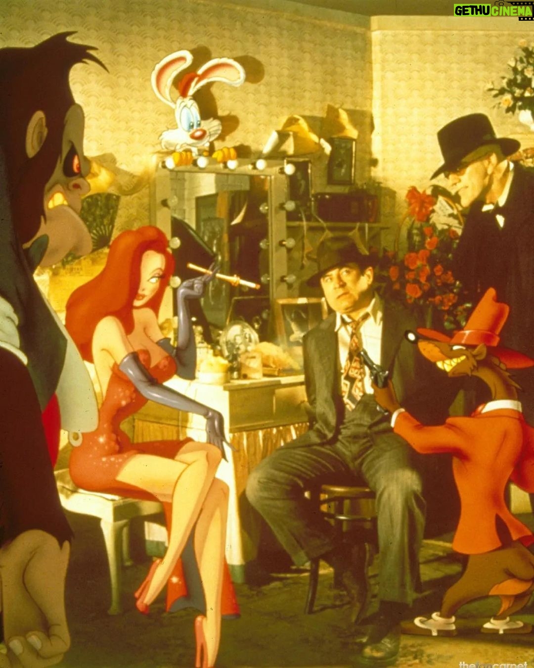 Nicolás Amelio-Ortiz Instagram - En mi top 3 de películas favoritas de la historia del cine. "Quién engañó a Roger Rabbit" me tiene obsesionado desde que tengo 5 años. El juez Doom uno de los mejores y más aterradores villanos que existen.