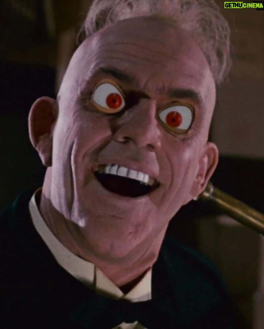 Nicolás Amelio-Ortiz Instagram - En mi top 3 de películas favoritas de la historia del cine. "Quién engañó a Roger Rabbit" me tiene obsesionado desde que tengo 5 años. El juez Doom uno de los mejores y más aterradores villanos que existen.