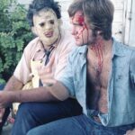 Nicolás Amelio-Ortiz Instagram - Mi película de terror favorita de toda la historia: La masacre de Texas (1974). Además de tener uno de los planos más sexys de la historia del cine, la escena en la que Kirk y Pam entran a la infame casa de Leatherface marcó un antes y un después en mi vida: me enseñó lo que es tener miedo DE VERDAD en una sala de cine y lo valioso que puede ser el cine de terror —¿el género menos apreciado?—. Hace poco encontré estas fotos nuevas del making of que compartió el equipo de producción en la página oficial de la película y como siempre volví a obsesionarme con esta obra maestra.