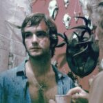 Nicolás Amelio-Ortiz Instagram - Mi película de terror favorita de toda la historia: La masacre de Texas (1974). Además de tener uno de los planos más sexys de la historia del cine, la escena en la que Kirk y Pam entran a la infame casa de Leatherface marcó un antes y un después en mi vida: me enseñó lo que es tener miedo DE VERDAD en una sala de cine y lo valioso que puede ser el cine de terror —¿el género menos apreciado?—. Hace poco encontré estas fotos nuevas del making of que compartió el equipo de producción en la página oficial de la película y como siempre volví a obsesionarme con esta obra maestra.