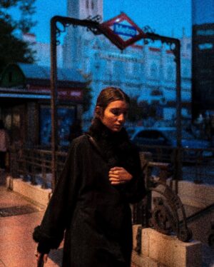 Nicolás Amelio-Ortiz Instagram - Un par de fotos que saqué esta semana por Madrid, que es mi hogar hace casi dos años.
A veces me abraza y se entrega desde que amanece, y no imagino mi vida en ningún otro sitio. Otras, me esquiva como una extraña seductora, envuelta en el misterio de sus curvas y pasadizos... muy distintos a los de mi melancólica cuadrícula porteña.