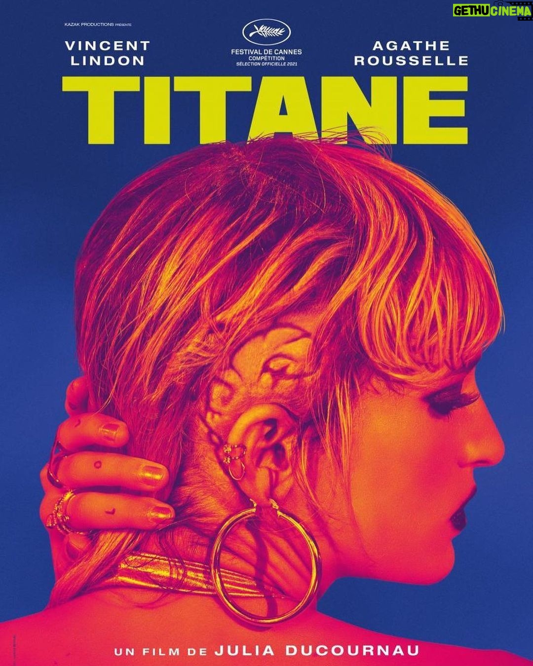 Nicolás Amelio-Ortiz Instagram - Algunas películas que estuve viendo en Sitges. TITANE: espectacular y demasiado shockeante. HISTORIAS PARA NO DORMIR: gran reboot de una serie mítica. POMPO, LA CINÉFILA: Una de esas bizarreadas de Anime que me gustan a mi. THE DEEP HOUSE: la veo esta noche!!!