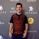 Nicolás Amelio-Ortiz Instagram - El mejor festival de cine del mundo @sitgesfestival 😈 Desde 2017 no me lo pierdo nunca! Y aunque este año haya estado poco tiempo, llegué a ver algunas películas como "Mantícora" y "Hunt". Pero lo que más me sorprendió en esta edición fue la CALIDAD de los cortometrajes que estaban en competencia. Me gustaron especialmente "El Umbral", con @nicoromeroactor, "La Nueva", con @amaiasagasti y dirigido por @ivanvillamel y otro que se llamaba "Gnomes!". Este último me hizo cagarme de risa fuerte. Y como siempre una alegría, sobre todo después de tantos años en internet, seguir cruzándome con colegas como @lafilmomaldita y @jmaquiavello, y obviamente con gente que sigue zepfilms y me saluda con tanto cariño en los pasillos del festival. Siempre agradecido de que exista Sitges, y esperando volver en 2023 con...