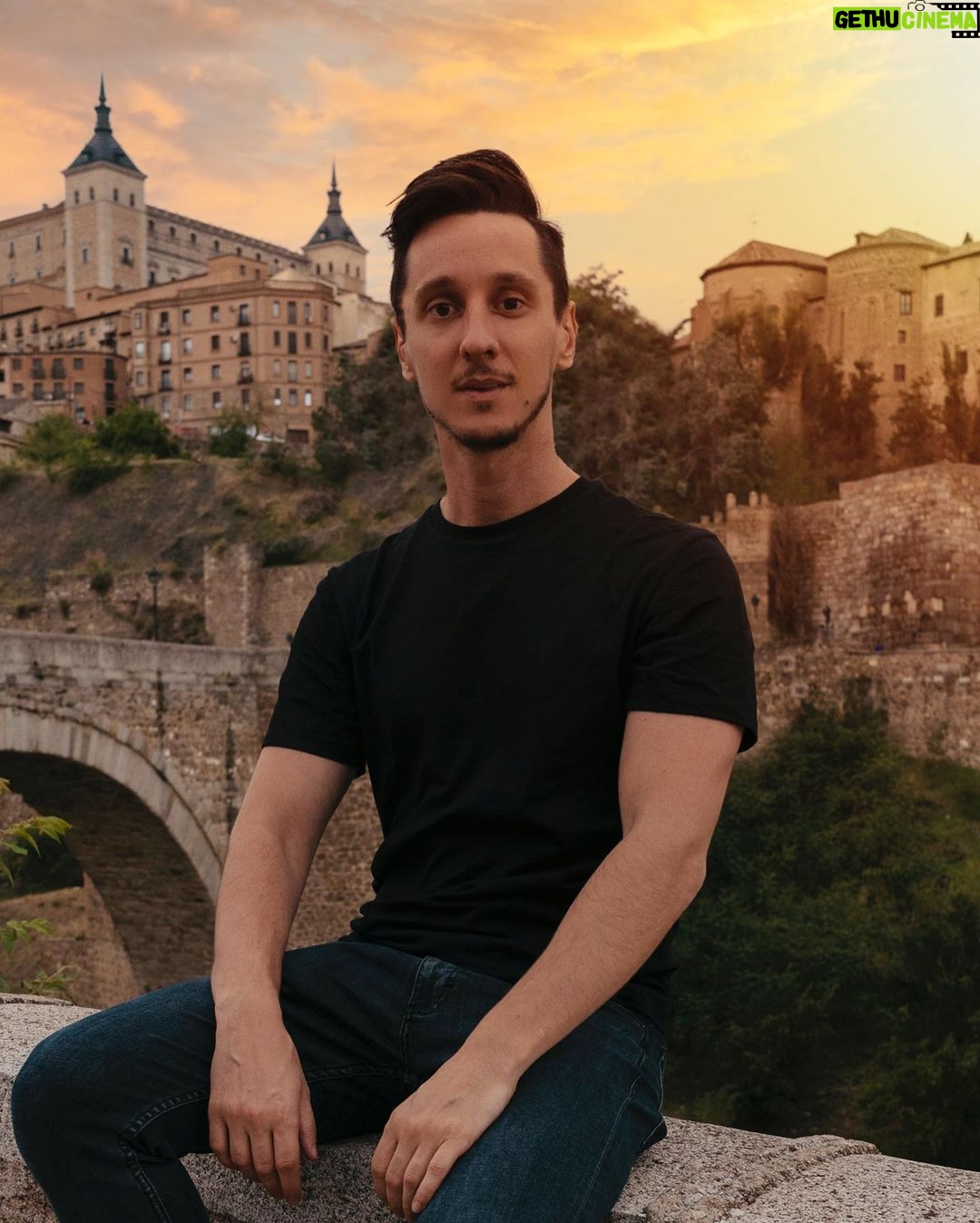 Nicolás Amelio-Ortiz - 4.5K Likes -