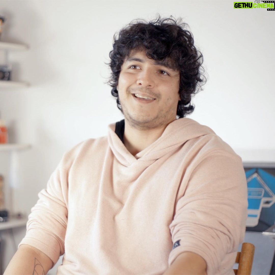 Nicolás Amelio-Ortiz - 6.7K Likes - Este viernes ZEPFILMS cumplirá 10 años desde que se publicó el primer video en YouTube. Después de tanto tiempo, creo que lo mejor que hice como creador del canal no fue ni un video viral ni tampoco superar el millon de suscriptores. Fue armar un equipo que no solo es super profesional, sino que además me apoya en los proyectos más exitosos, pero también los fracasos más difíciles. El video de este viernes los tiene a ellos de protagonistas. Y también va para @tefidafonseca, que no pudo aparecer esta vez pero que viene haciéndose cargo de nuestras redes sociales desde el año pasado como una reina! ✨🥰🥰