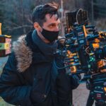 Nicolás Amelio-Ortiz Instagram - Hoy cumplo un año desde que me mudé a España. Justo coincidió con una pandemia global y mis 30 años, así que se imaginarán que este cambio goza de una buena dosis de inseguridades y miedos. Y precisamente por eso me sorprende todo lo que pude hacer. Nuevos amigos, lugares fantásticos, una ciudad que me recibió con cariño inmesurable, y la realización de mis proyectos más ambiciosos. A veces siento que viví en Madrid toda la vida. Otras noches me consume una fuerte nostalgia y muero por volver y reencontrarme con mi familia. Es un camino externo e interno, y me encanta atravesarlo en este extraño momento de mi vida y de la humanidad. Las emociones que nos aterran muchas veces son las que nos sanan y nos hacen crecer.