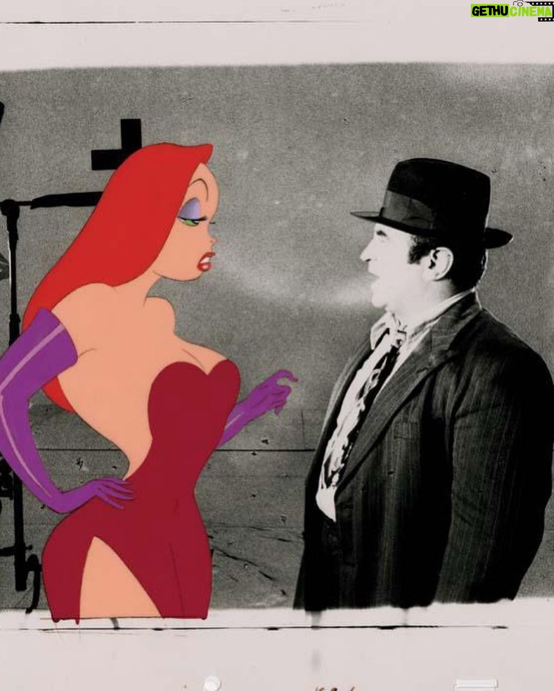 Nicolás Amelio-Ortiz - 4K Likes - En mi top 3 de películas favoritas de la historia del cine. "Quién engañó a Roger Rabbit" me tiene obsesionado desde que tengo 5 años. El juez Doom uno de los mejores y más aterradores villanos que existen.