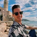 Nicolás Amelio-Ortiz Instagram - Algunas películas que estuve viendo en Sitges. TITANE: espectacular y demasiado shockeante. HISTORIAS PARA NO DORMIR: gran reboot de una serie mítica. POMPO, LA CINÉFILA: Una de esas bizarreadas de Anime que me gustan a mi. THE DEEP HOUSE: la veo esta noche!!!