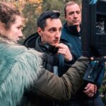 Nicolás Amelio-Ortiz Instagram – Hace nada terminó mi primer rodaje como director en España. Pero la suerte no fue cumplir durante dos meses uno de mis mayores sueños. La verdadera fortuna fue poder contar y aprender tanto con el equipo y elenco más apasionado, profesional, paciente, cálido y comprometido que uno pueda imaginar. De acá me llevo amistades, fiestas, risas, lágrimas, amor, pausas de bocata y bueno… también un material espectacular. @gloriamundiproducciones hizo que “HAY ALGO EN EL BOSQUE” fuera posible, y en nada les voy a poder contar un poco más 🔥🎬 las fotos son todas de @unaimateo Madrid, Spain
