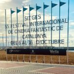 Nicolás Amelio-Ortiz Instagram - El mejor festival de cine del mundo @sitgesfestival 😈 Desde 2017 no me lo pierdo nunca! Y aunque este año haya estado poco tiempo, llegué a ver algunas películas como "Mantícora" y "Hunt". Pero lo que más me sorprendió en esta edición fue la CALIDAD de los cortometrajes que estaban en competencia. Me gustaron especialmente "El Umbral", con @nicoromeroactor, "La Nueva", con @amaiasagasti y dirigido por @ivanvillamel y otro que se llamaba "Gnomes!". Este último me hizo cagarme de risa fuerte. Y como siempre una alegría, sobre todo después de tantos años en internet, seguir cruzándome con colegas como @lafilmomaldita y @jmaquiavello, y obviamente con gente que sigue zepfilms y me saluda con tanto cariño en los pasillos del festival. Siempre agradecido de que exista Sitges, y esperando volver en 2023 con...