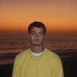 Nicolas Couteau Instagram - Catch and release 😮‍💨 seul, heureux et prêt pour un nouveau départ. Dites moi votre safe place ? Perso moi c’est les Sunset sur la plage 🫠 Malibu