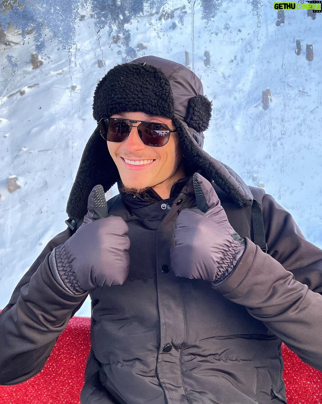 Nicolas Couteau Instagram - Les Ch’tis font du ski 😂🎿⛷️ Arêches-Beaufort