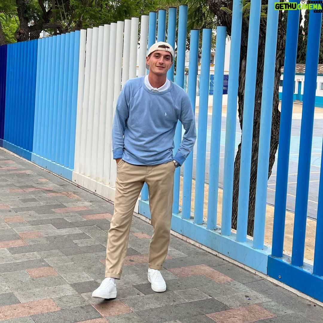 Nicolas Couteau Instagram - Je rêve ou je commence à mettre des pulls à Marbella ? 🤔 #rentree #summerbreak #marbella Marbella, Málaga, Spain