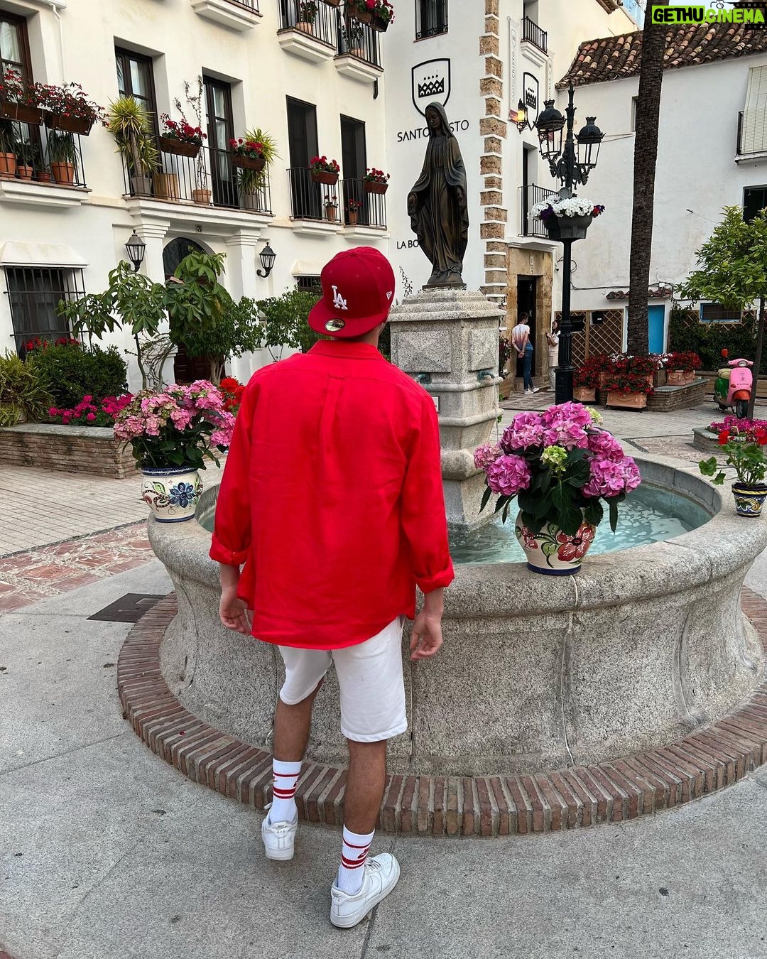 Nicolas Couteau Instagram - Bienvenido a Marbella !! 🇪🇸☀️🌴#marbella #sol Marbella, Málaga, Spain