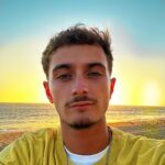 Nicolas Couteau Instagram - Catch and release 😮‍💨 seul, heureux et prêt pour un nouveau départ. Dites moi votre safe place ? Perso moi c’est les Sunset sur la plage 🫠 Malibu