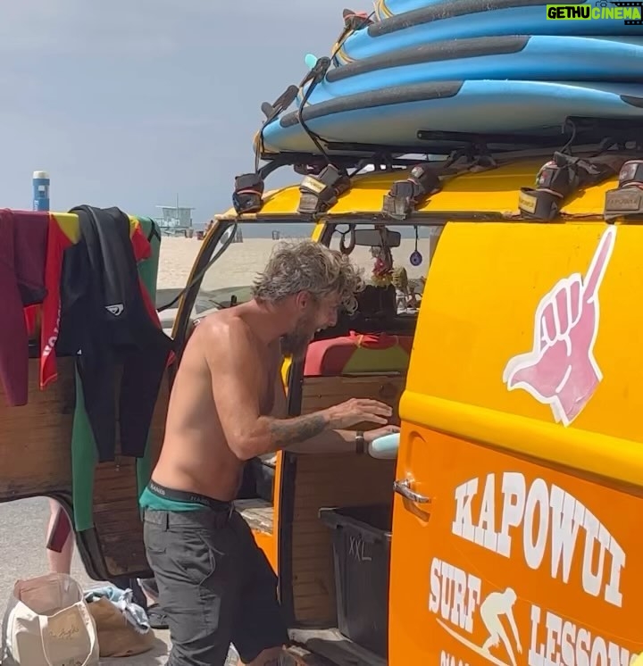 Nicolas Couteau Instagram - Surf’s up 🏄🏻♂️☀️🌊👙⛱️🏝️🩳 Santa Monica, California