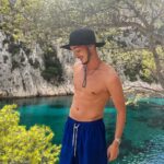 Nicolas Couteau Instagram – Photo 1: hyper bg même si on voit les bourlets du ventre #golasalle
Photo 2: mon corps naturel sans retouche #enzozadig #lesjalouxvontmaigrir
Photo 3: mon corps ou j’ai Photoshop en retirant mes muscles 😭 #cafaitbizarredemevoirsansmuscles
Photo 4 : photo d’un mec motivé #onsaitdouonvient #lahonda
Photo 5: vidéo qui représente mon aventure dans les 50 #onestla
Photo 6: la nage du petit chien #monexcopine
Photo 7: je ne sais pas mais je trouve ça fait stylé #çapart
Photo 8: une photo de mes dents pas droites #mskine #facette
Laquelle est votre préférée ? 😇 Cassis