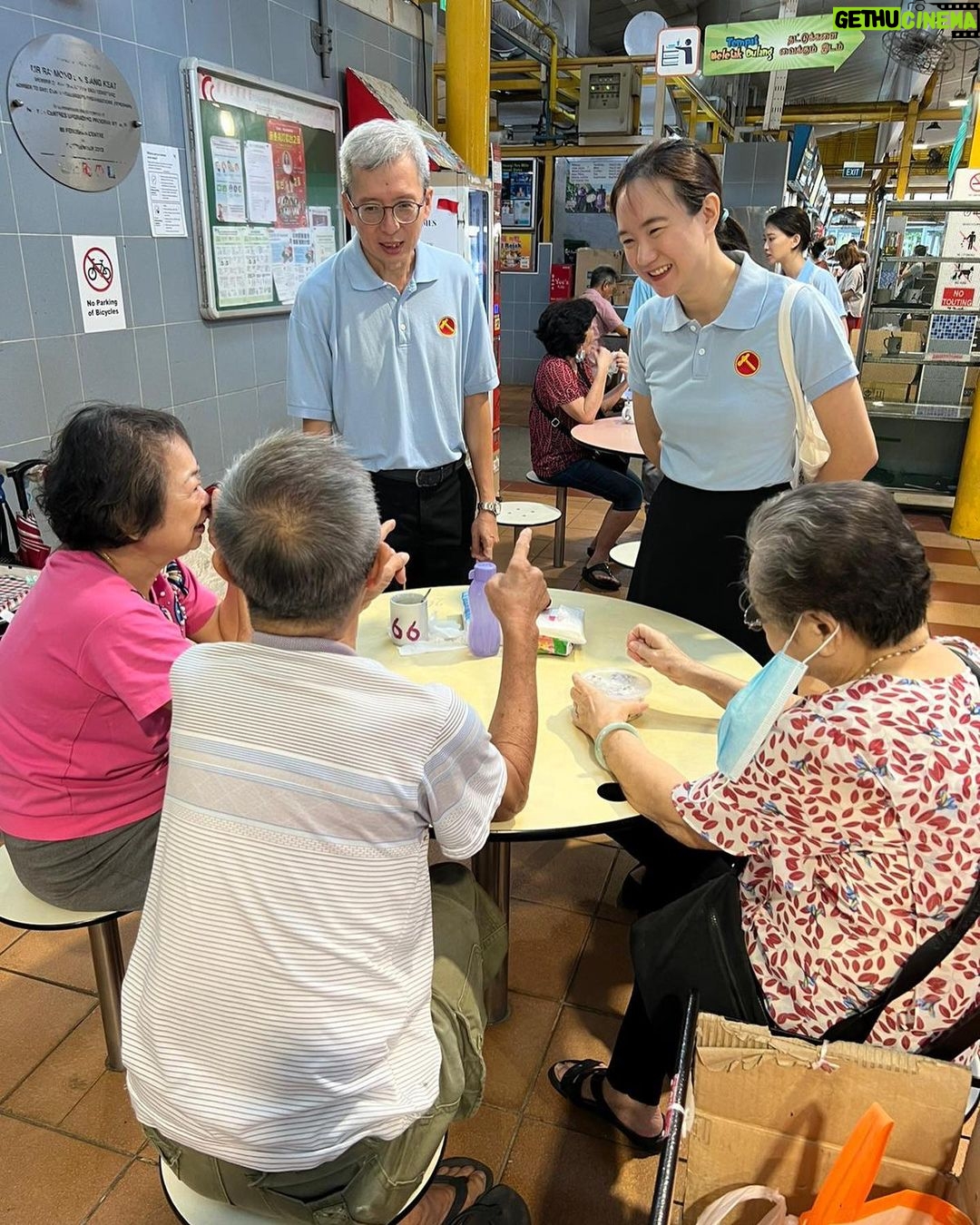 Nicole Seah Instagram - It always feels like home in Fengshan hawker centre, where @fooseckguan.sg, myself and the team had our market visits this morning. It’s my third time here in 2 weeks, as we visited in the evening after our weekday house visits and after food distribution. A volunteer remarked that it almost feels like a Kampong because the residents and stallholders we meet are always warm and welcoming, and ready to engage in a deep conversation about their lives and the issues that matter to them. One interesting convo that popped up by a lecturer having her breakfast, touched on how we can continue to foster interest amongst the youth to patronise hawker centres as a social gathering point, and to appreciate the hawker trade. It is hard work being a hawker, with many of the stalls opening at 4-5am just to prep and make sure they are ready for the day. We are also appreciative for the wealth of affordable culinary options available to us, even as hawkers grapple with the rising costs of raw materials. Fengshan Hawker Centre
