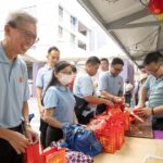 Nicole Seah Instagram - Would like 兔 wish everyone a healthy and happy year of the Rabbit this lunar new year! The WP East Coast GRC team, alongside @fooseckguan.sg , @abdulshariff.sg and myself, reprised tradition with our annual orange distribution at several locations in East Coast GRC over the weekend such as Simei, 16, 58, 85, 216 and 105 (Fengshan). We’re very grateful to have met with so many residents multiple times over the past year and there is always an underlying sense of celebration at each of the markets as Singaporeans are buoyed by a fresh start to the year ahead. It is also heartening to see how priorities have shifted over the last few years since covid. While in the past many would have uttered greetings of prosperity such as Huat ah! Or Gong Xi Fa Cai, it was unanimous this year that the topmost greeting of importance for everyone is “Sheng Ti Jian Kang” (身体健康），as many residents said that it is the most important blessing of them all. It is a great reminder for all of us to prioritise and focus on our physical and mental health for the coming year!
