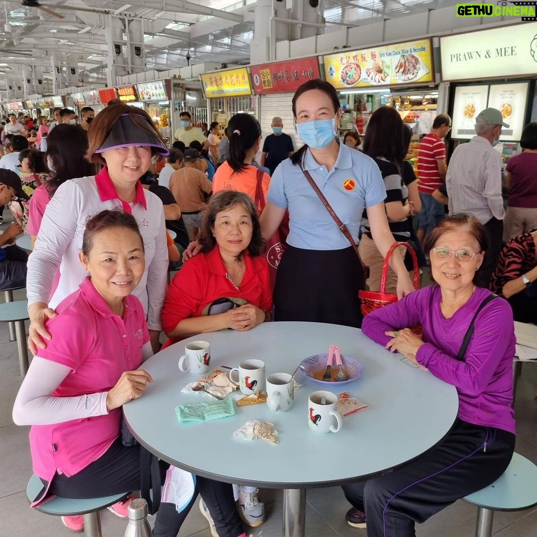 Nicole Seah Instagram - The WP East Coast team including @fooseckguan.sg and myself conducted our Christmas walkabout across the various markets this weekend, delivering 1000 Christmas cookies to the residents of East Coast GRC. This year, we supported a home baker Yummy Story (@yummytory2022 on Instagram) who customised cookies in the shape of a Christmas tree with icing to mimic trimmings and decorations. It was encouraging to feel the warmth and appreciation from residents, many of whom we are now meeting on a repeated basis as the various markets have become familiar ground over the years of outreach. Personally as I reflect on 2022 and the major life changes I’m going through with baby N and juggling raising two young kids alongside professional and political demands, Christmas this year feels a tad quieter and with much less fanfare. It’s also given me pause to appreciate the people in my life who have been a source of strength and support along the way, as well as those whom our paths have crossed or converged. And perhaps that is the spirit of Christmas, for us to take stock of life as it were and our impact on the people in our lives. When we think about the season of gifting, perhaps it is less about chasing the harried purchasing of physical gifts that we bear, and more of the immaterial such as time, thoughtfulness and kindness that leave an indelible trace in hearts and minds. Such gifts are much harder to procure, and require more effort to consistently deliver. I wish everyone happiness and contentment for the coming year, and the now ubiquitous wish that may you also enjoy good physical and mental health always.