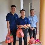 Nicole Seah Instagram - Last weekend’s food distribution provided a noteworthy, if sombre perspective during this season where the cost of living is high. A few cents increase for a cup of kopi may be a slight complaint for some of us, but to someone in need, it could be a luxury to be given up completely. A resident whom we provided rations to said that the bag of rice was a welcome addition as it helped to offset his expenses. He is unable to work due to recurrent tremors in his dominant hand, which renders him unable to carry out work that requires extensive fine or gross motor skills, such as transporting goods or cleaning. In the course of our monthly food distribution, the WP East Coast team makes it a point to support mom and pop shops by purchasing our rations directly from them. This month, we were honoured to be aided by donor Ben Ng from Aquila Ascension Advisory , who had also roped in his family and friends for the distribution efforts. It was a joy to see their young children getting involved in the distribution, and throughout the course of our chats, they managed to also brainstorm some new ways of bringing a positive impact to our beneficiaries. With such inspiration and team effort, we look forward to doing more in the coming year!