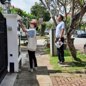 Nicole Seah Instagram - 朱永钦 - It is not every day that we get to encounter a celebrity during house visits, so our volunteers were extremely excited when I shared the photo with this famous resident, who was an eminent SBC host in the 1990s! Also known as Andy, Mr Zhu was extremely humble and down-to-earth. In other entertainment news, we also encountered a floor to ceiling Marvel Avengers statue collection from resident W from Taman Bedok. The estate also saw many dog lovers, with a couple proudly introducing us to their Singapore Special pup which looked like a border collie cross. Mongrels might not fetch the same price premium as pedigree dogs, however their sweet disposition and the inherent gratitude of being rescued by their owners offer a combination that make for wonderful canine companionship. If you are so inclined, adopt, don’t shop! It was a pleasant and sunny walk through the Taman Bedok estate, which we had last visited in 2020. Thankful for the volunteers who gamely took out their umbrellas and caps to cover much ground with us in the morning sun.