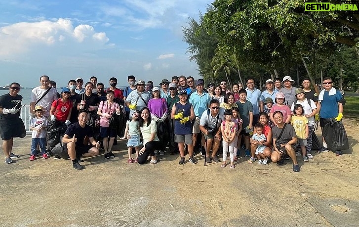 Nicole Seah Instagram - Thankful for the splendid weather this morning as the skies cleared up for the @wpyouthwing beach clean-up at East Coast park! Many participants ended up bringing their family members along, from toddlers to teenagers. They also provided feedback that the activity was meaningful and made them more aware of how we dispose of waste, and the need to keep our environment clean. Zero waste may be a challenging ambition for many, but all it takes sometimes are little actionable steps such as minimising our use of one-off disposables as we move towards a more mindful direction as a community. On a social note, my 4 year old had lots of fun interacting with the other kids today, and played with VP and fellow CEC member @nathanielkoh.sg ‘s toddler son. Also thankful to @abdulshariff.sg and @fadli_fawzi for always being supportive of youth wing activities!