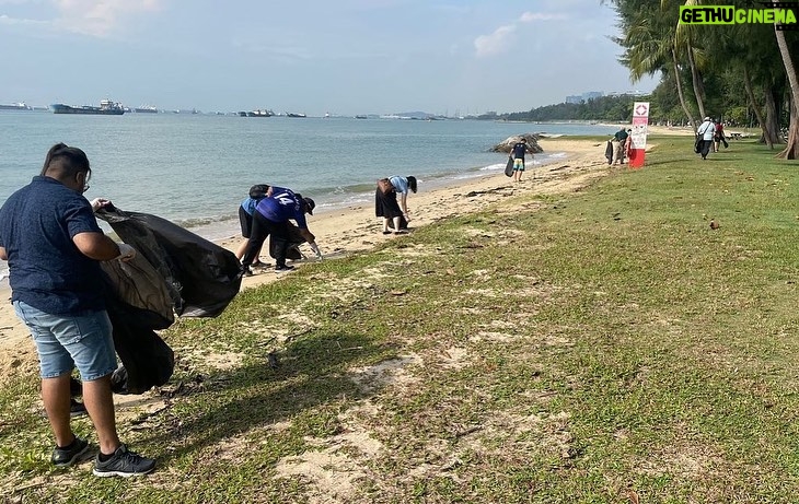 Nicole Seah Instagram - Thankful for the splendid weather this morning as the skies cleared up for the @wpyouthwing beach clean-up at East Coast park! Many participants ended up bringing their family members along, from toddlers to teenagers. They also provided feedback that the activity was meaningful and made them more aware of how we dispose of waste, and the need to keep our environment clean. Zero waste may be a challenging ambition for many, but all it takes sometimes are little actionable steps such as minimising our use of one-off disposables as we move towards a more mindful direction as a community. On a social note, my 4 year old had lots of fun interacting with the other kids today, and played with VP and fellow CEC member @nathanielkoh.sg ‘s toddler son. Also thankful to @abdulshariff.sg and @fadli_fawzi for always being supportive of youth wing activities!