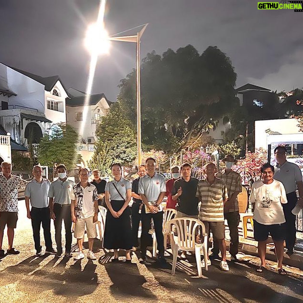 Nicole Seah Instagram - It was great to visit Simpang Bedok estate again for our night landed house visits together with @fooseckguan.sg and @abdulshariff.sg . It has been our third visit since GE2020 and familiar ground now, as we walked through the Chempaka Kuning stretch and even caught up with a group of residents who had kindly set up some chairs and refreshments to welcome us back to the estate in spite of the wet weather earlier that day.