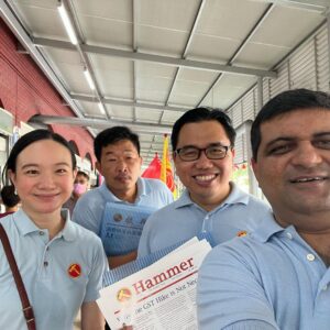 Nicole Seah Instagram - Hammer sale at Kovan 209 market today, in the ward of MP @sylvialim65 . The market was bustling with good food and long queues! Had the pleasure of walking with Marine Parade GRC candidate @fadli_fawzi and seasoned WP veterans. Following which, had to make the best of a precious Sunday by bringing the eldest out for a swim. Wishing all a restful National Day weekend.