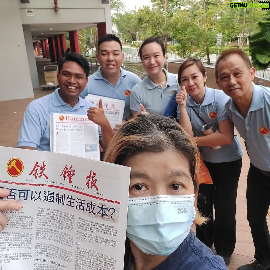 Nicole Seah Instagram - Up bright and early this morning for Hammer outreach at Rivervale Plaza and Sengkang Square! It’s great to speak to constituents from all walks of life, and to engage in the camaraderie shared amongst WP members young and old. Special shout-out to our Muslim members, such as Saiful, whom I was teamed up with today. It is not easy to engage in strenuous activity under the hot sun, especially during fasting month, but he gamely engaged with residents and kept everyone’s spirits high. Thank you for the effort and dedication!