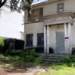 Nicole Stuart Instagram - Happy March 1st!!! This is where I lived for 18 years when I first moved to Los Angeles. I moved into this house in 1995/96 maybe?! The owner bought it as a tear down and clearly never did… and it was in slightly better condition when I first moved into it but it didn’t have a heater or much anything else. I fixed it up and made it a place that was my home for a long time. I was driving by today and had the time to pull over and just look at it and really take in how far I’ve come from those days when I lived here, when I first moved to Los Angeles and how much I’ve grown into the person I am today. I had a dream and remembered what I wanted to create in my life and have never steered away from that. So for anyone who thinks they can’t do it I’m here to say YES you can. It may mot be easy you but you can do hard things and keep your dreams alive and hold onto them cause they are yours and no one can take them away from you. ⁣ .⁣ .⁣ .⁣ .⁣ .⁣ #doyourbest #empowerment #mindset #mondaymotivation #motivation #motivationalmonday #motivationalquote #motivationalquotesoftheday #motivationalspeaker #motivationalspeech #motivationmonday #motivationnation #motivationoftheday #motivationquote #motivationquotes #motivations #motivation💯 #positive #positivity #quotation #successquotes #understanding #uplift #uplifting #upliftingquote #upliftingquotes #upliftingwomen #upliftingwords #wisdom #womenempowerment