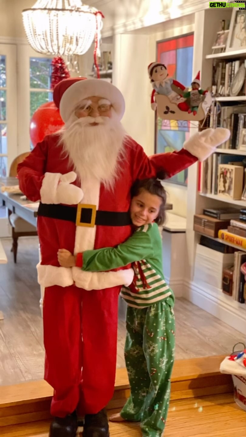 Nicole Stuart Instagram - πππ
πΌπ§βππ Rabbit, rabbit! The elves are back and weβre all ready to make this holiday season the very best yet. Thereβs so much to be grateful for, especially considering the way the world is now. I love the elves as they remind me of the hope, joy, and the magic of life and Christmas. This time of year is about coming together, spreading warmth, and embracing the simple joys - from the twinkling lights to the cozy gatherings and the spirit of giving. Letβs make this season one to remember, filled with love, laughter, and cherished moments with those we hold dear. ππ #HolidayCheer #Gratitude #BelieveInTheMagic