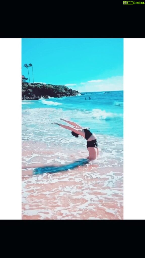 Nicole Stuart Instagram - ⁣Happy International Yoga Day! 🧘‍♀️💕 I can’t express how much I love yoga and how grateful I am for the opportunity to practice it. Yoga has been such a transformative practice for me, both physically and mentally. It has helped me to build strength, flexibility, and balance, while also providing me with a sense of inner peace and calm. And let’s not forget about Pilates! It’s been such a great complement to my yoga practice, helping me to develop even more core strength and stability. I feel so privileged to be able to practice yoga and Pilates, and to have access to such amazing teachers like @mothersintolivingfit Today, I’m taking a moment to celebrate the incredible benefits of these practices and to express my gratitude for all that they have brought into my life. Namaste! 🙏 #internationalyogaday #yogalove #pilateslove #gratitude .⁣ .⁣ .⁣ .⁣ .⁣ #meditation #namaste #yoga #yogaaddict #yogaathome #yogachallenge #yogacommunity #yogadaily #yogaeverydamnday #yogaeveryday #yogaeverywhere #yogaflow #yogaforlife #yogafun #yogagirl #yogagram #yogainspiration #yogajourney #yogalife #yogalove #yogalover #yogamom #yogaphotography #yogapose #yogaposes #yogapractice @totalbodybeautiful Maui, Hawaii