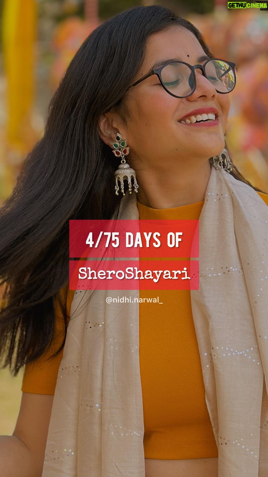 Nidhi Narwal Instagram - Day 4 of #75daysofsheroshayari ✍️✨ जिसे दिन-रात चाहा टूट कर मैंने कहा उसने बता तूने करा क्या है दिलों को तोड़ने वाले बड़े खुश हैं दिलों को तोड़ देने की सज़ा क्या है ~nidhi narwal #75dayschallenge #nidhinarwal #shayari #poetry #poems #poem #hindikavita